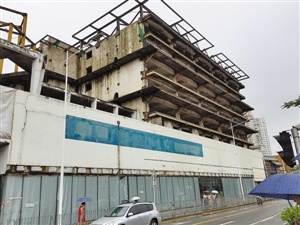 南油酒店被指引发诸多安全问题 成东滨路上一