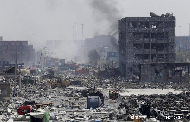 天津港爆炸发生两个月 受损房屋修缮过半 --凤