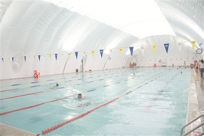天津首座空气膜游泳馆建成开放 位于西沽公园