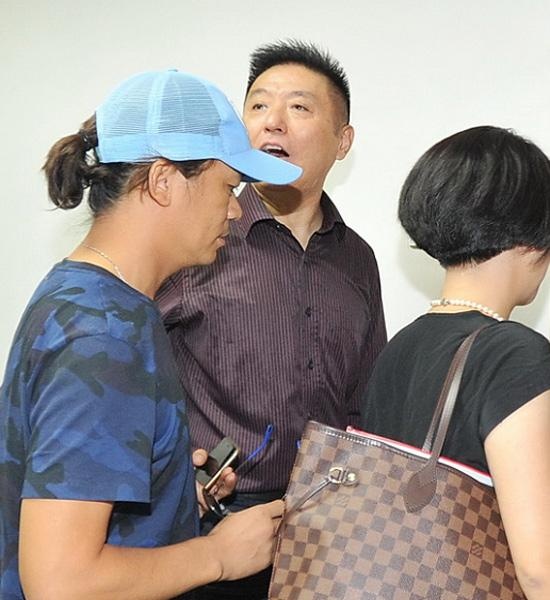 王宝强起诉离婚获法院受理 分割财产包括9套房