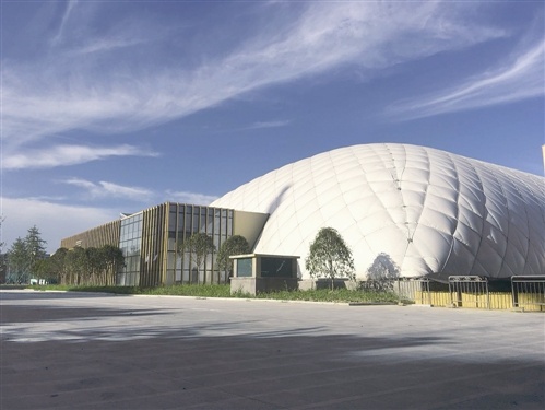 浙江头个气膜体育馆在台州落成