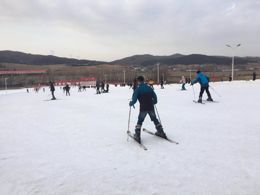 一场国字头的滑雪盛事!国家队教练与宝能业主