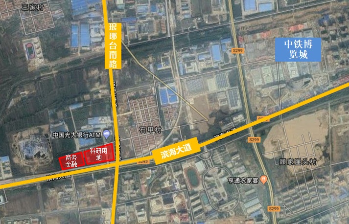 (此次地块大致位置) 根据此次出让地块的条件以及竞得人来看,该地块为青铁华润海洋智慧小镇项目用地,代表着青铁华润海洋智慧小镇落地。 出让条件: 1、两宗土地搭配出让,竞得人须同时竞得。竞买人可单独竞买,也可联合体竞买。 2、竞得人须向滨海街道办事处缴纳防尘治理措施费用1511万元 3、竞得人(或联合体之一)或其实际控制人须在网上土地拍卖竞拍结束后三个工作日内,与青岛海洋高新区管理委员会签订建设海洋智慧小镇项目的合作协议。 青铁华润海洋智慧小镇 项目计划总投资200亿,由华润置地有限公司和青岛地铁资源开发