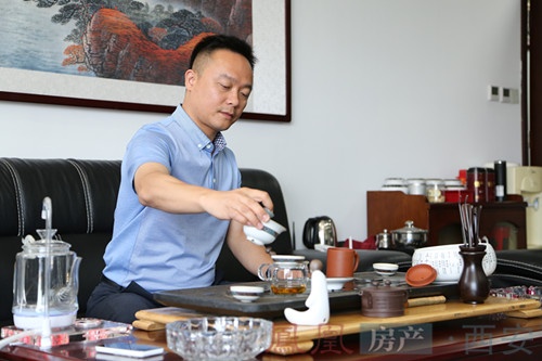 振业老总_振业泊墅图片