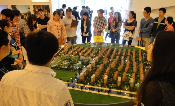 330楼市新政第1天 全国房产市场high声一片