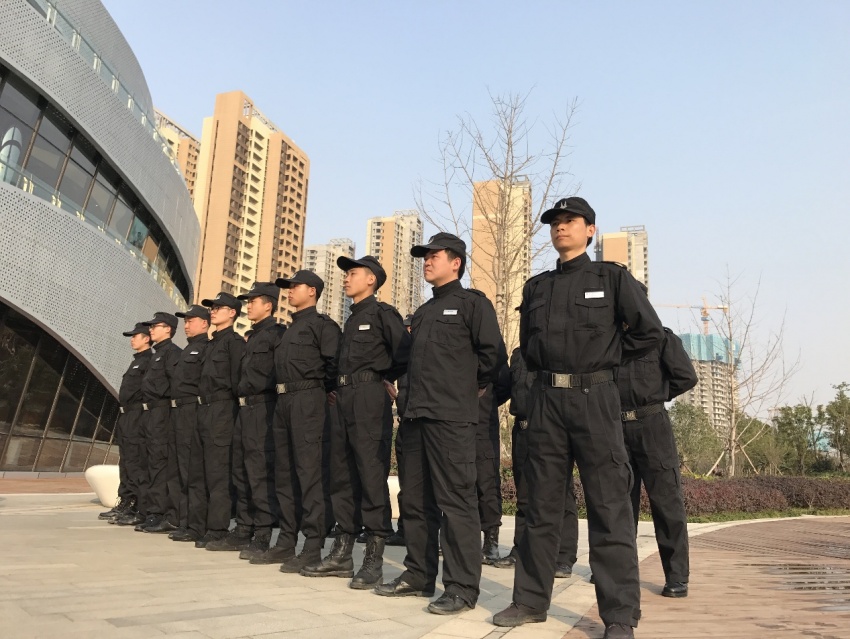 交房前安保培训团队