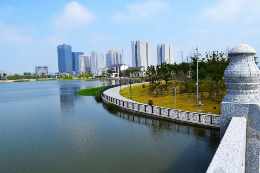 惊艳平湖!当稀有一线湖景遇上绝美园林