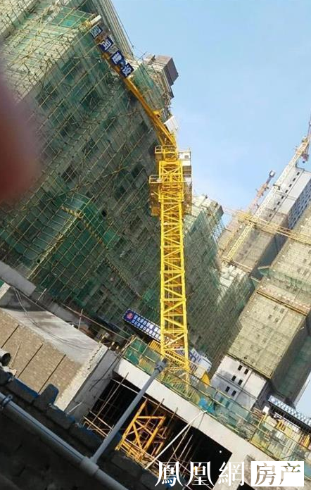 宜昌上上城项目工地塔吊倒塌 事故原因在调查