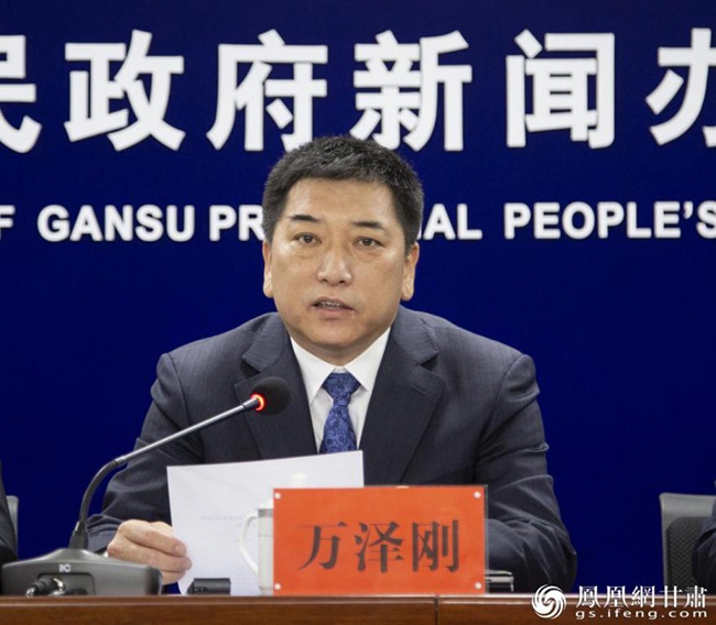 甘肃省委统战部副部长万泽刚介绍中国(甘肃)非公有制经济发展论坛筹备
